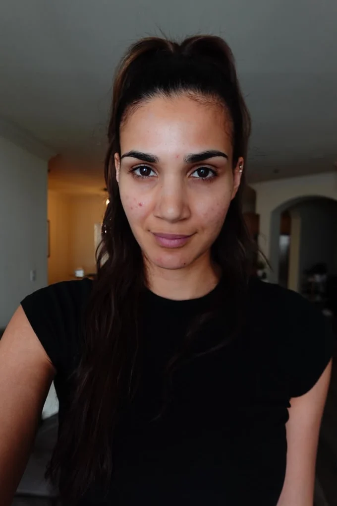 Example selfie: bare-faced, natural daylight